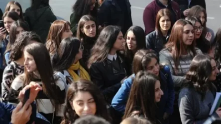 ԵՊՀ Հոգաբարձուների խորհրդի նիստը տեղի չունեցավ. ուսանողները բոյկոտել են