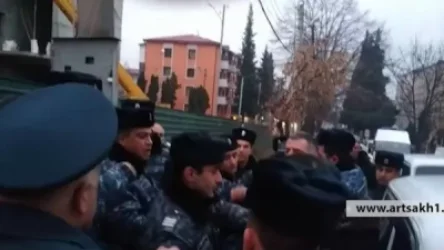 Ստեփանակերտում վարչական ձերբակալման ենթարկված 8 քաղաքացիները ազատ կարձակվեն