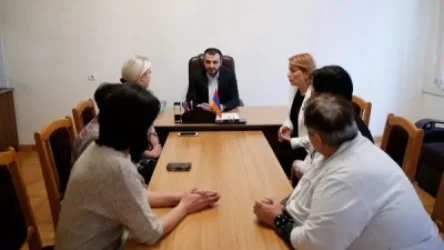 Երևանի դպրոցներից մեկում ծնողը հարվածել է ուսուցչին. քաղաքապետի տեղակալն այցելել է դպրոց