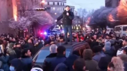 Երկուշաբթի օրը, ժամը 18։00-ին Կոմիտասի Պրահայի այգու դիմաց սկսում են անհնազանդության երթ. Իշխան Սաղաթելյան