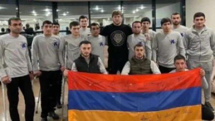 Արթուր Ալեքսանյանը և Վիկ Դարչինյանը հանդիպել են պատերազմի մասնակից վիրավոր զինվորների հետ