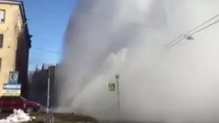 ՏԵՍԱՆՅՈՒԹ. Սանկտ Պետերբուրգում` վնասված խողովակից հոսող, եռաման ջրի շիթը հասել է մինչև 5-րդ հարկ