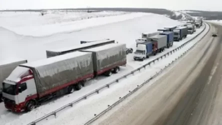 Լարսը բաց է բոլոր տեսակի տրանսպորտային միջոցների համար. ռուսական կողմում կա մոտ 600 կուտակված բեռնատար