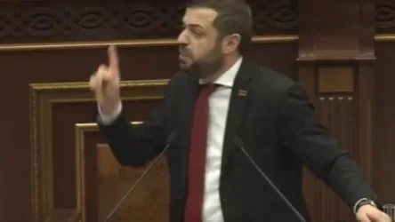 ՏԵՍԱՆՅՈՒԹ․ Ձայնդ կտրի, թուլացեք և վայելեք. Պապոյանը՝ Մարուքյանին