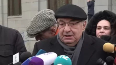 Պատգամավորների մի մասի վրա կա կոմպրոմատ. Վազգեն Մանուկյան