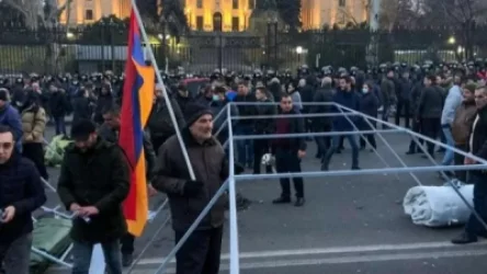 Երևանի Բաղրամյան փողոցում վրաններ են տեղադրում