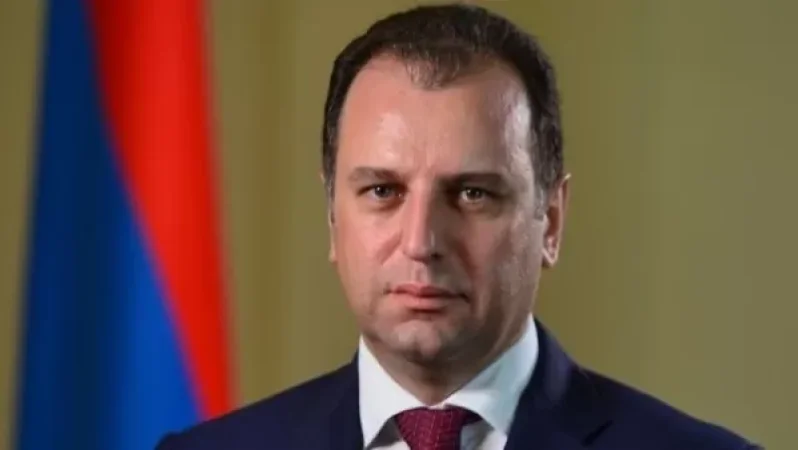 Գերագույն հրամանատարի պաշտոնը զբաղեցնող անձն ունի երկու ելք. Վիգեն Սարգսյան