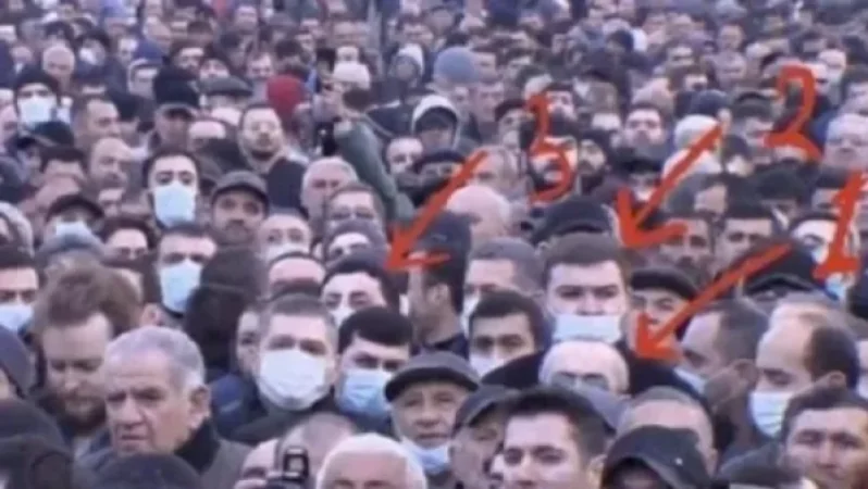 ՀՀ ՊԵԿ աշխատակիցներին պարտադրել են մասնակցել Նիկոլ Փաշինյանի աջակիցների հանրահավաքին