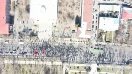 Ժամը 13։44-ի դրությամբ Բաղրամյան պողոտայի՝ ցուցարարների կողմից փակված տարածքում գտնվել է 2100 մարդ