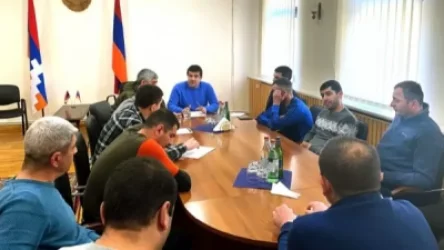 Արայիկ Հարությունյանը Երևանում հանդիպել է Հադրութի շրջանի մի խումբ բնակիչների հետ