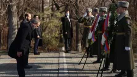 ՏԵՍԱՆՅՈՒԹ. Նիկոլ Փաշինյանը  հարգանքի տուրք է մատուցել Սումգայիթի ոճրագործության զոհերի հիշատակին