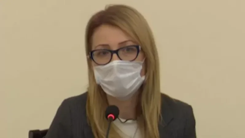 Մանե Թանդիլյանը հանձնաժողովի նիստի մասնակիցներին արգելեց հանել դիմակները