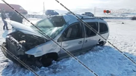 Արագածոտնի մարզում Opel-ը, մի քանի պտույտ շրջվելով, գլխիվայր հայտնվել է դաշտում. կա վիրավոր. Shamshyan. com