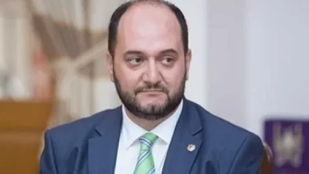 Գլու՛խդ դպրոցում մոռանայիր․ Արայիկ Հարությունյանը կատակել է