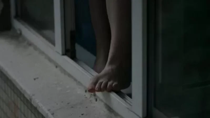 Երևանի 30-ամյա մի բնակիչ կտրել է երակներն ու սպառնացել նետվել պատշգամբից