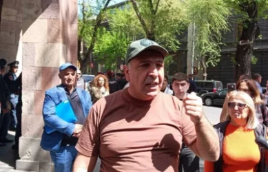 Իմ կալանքներն առոչինչ են, երբ այսօր մի ամբողջ ազգ է բանտարկված. Վահագն Չախալյանը ազատության մեջ է