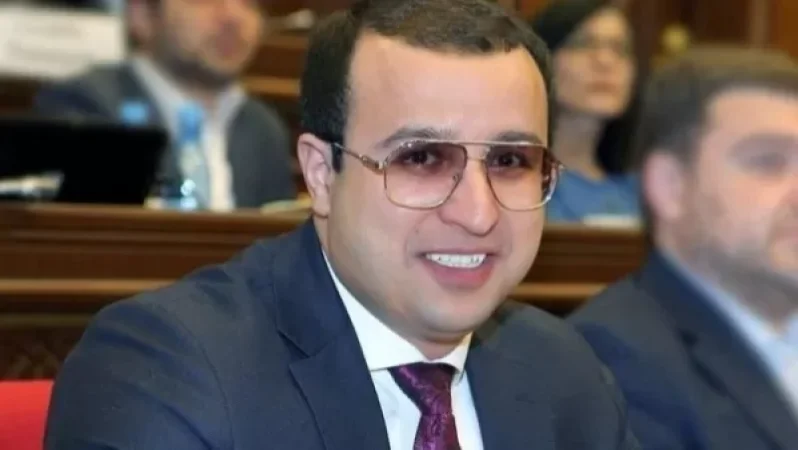 Հայկ Սարգսյանը խայտառակում է իմքայլականների անունն ու պատիվը. Փաշինյանը նրան սաստել է. «Իրավունք»