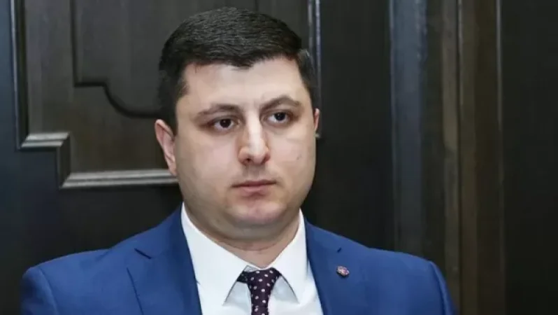 Արցախով ադրբեջանական շարասյունները շարունակում են շարժվել Շուշի և օկուպացրած այլ տարածքներ. Աբրահամյան