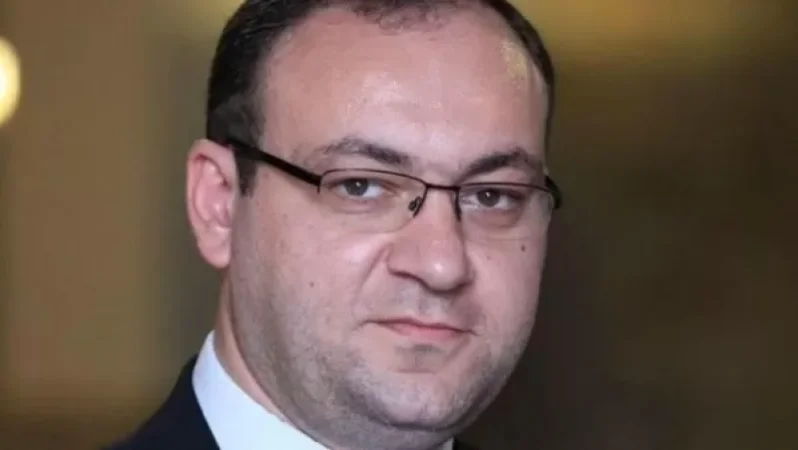 Վահագն Թևոսյանը նշանակովի պաշտոնի է նշանակվել առանց պատգամավորի մանդատը վայր դնելու. Արսեն Բաբայան