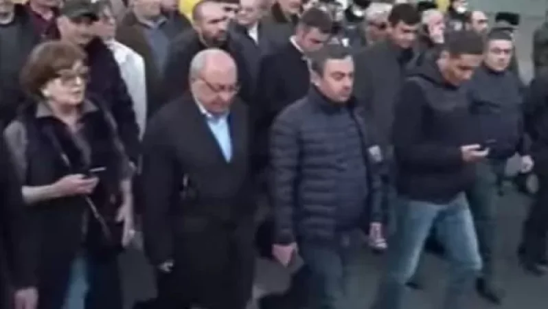 Այս տները դառնալու են մեր երկրի իրոք արժանապատիվ քաղաքացիներինը. «Հայրենիքի փրկության շարժման» մասնակիցները մոտեցան կառավարական ամառանոցին