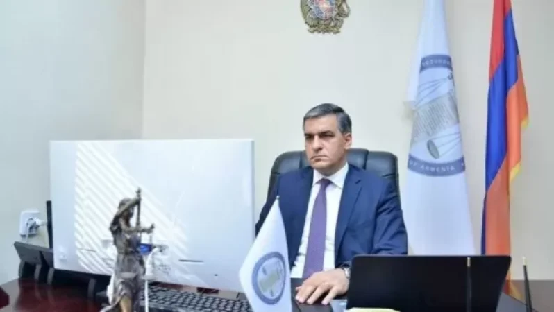 Սյունիքի մարզում ո´չ ճանապարհներին, ո´չ գյուղերի անմիջական հարևանությամբ դրոշներ ու ցուցանակներ չպետք է լինեն. ՄԻՊ