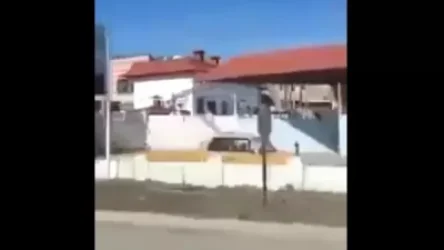 Ադրբեջանցիները մեքենաներով շրջում են Կապանում, տեսանկարահանում են շենքերն ու մարդկանց. համացանցում տեսանյութ է տարածվում