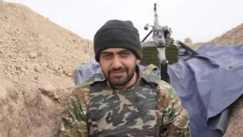 Գորիսի քաղաքապետն է. պատերազմի առաջին օրվանից  խրամատում է