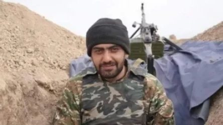 Գորիսի քաղաքապետն է. պատերազմի առաջին օրվանից  խրամատում է