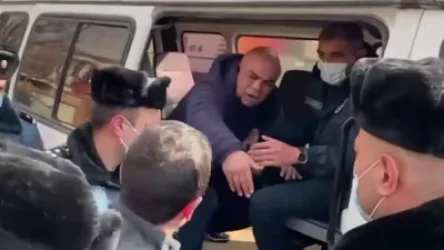 ՏԵՍԱՆՅՈՒԹ. Արմեն Սարգսյանին պաղպաղակ տանելու համար քաղաքացիները բերման ենթարկվեցին