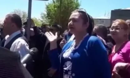 ՏԵՍԱՆՅՈՒԹ․ Այս հողեմ գլուխդ․ լարված իրավիճակ դատարանի շենքի մոտ