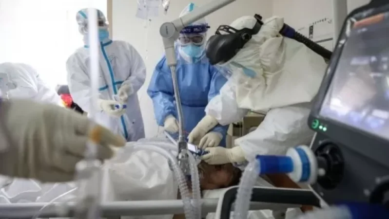 Վարակված անձանցից 429 հոգի ծանր վիճակում է, 96-ը՝ ծայրահեղ ծանր, 30-ին էլ միացված է թոքերի օդափոխության սարք. նախարար