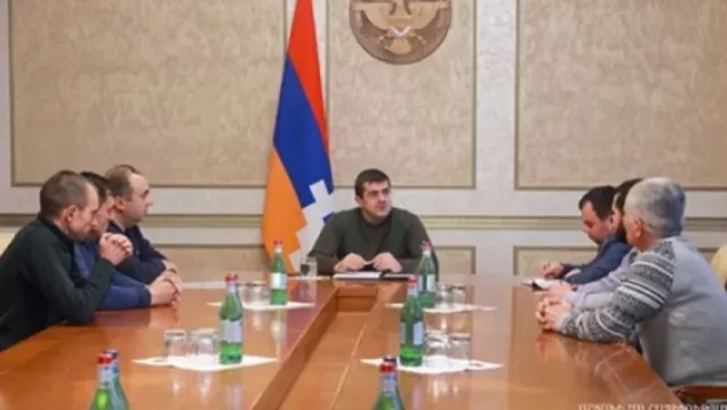 «Պետք է մի կողմ դնել քաղաքական բոլոր հավակնությունները». Արայիկ Հարությունյանն ընդունել է Վահան Բադասյանին