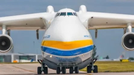 Կիևում ինքնաթիռը մխրճվել է ավտոմեքենայի մեջ