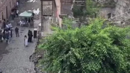 ՏԵՍԱՆՅՈՒԹ․ Քիչ առաջ Գյումրիում գտնվող հայտնի «Վառեմ մարեմ»-ի շենքը մասամբ փլվել է