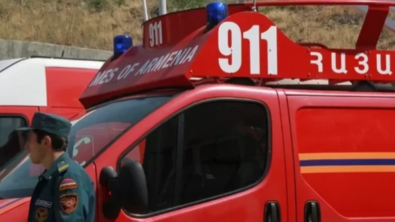 Հրազդանի Երևանյան փողոցի թիվ 2 շենքի բնակարաններից մեկի պատշգամբում փլուզում է տեղի ունեցել