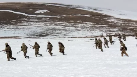 Ամրացնելով բնագծերը, զինծառայողները պաշտպանությունից անցել են հակագրոհի. զորավարժություններ