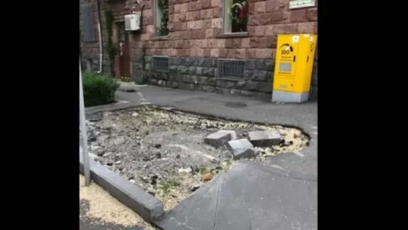 8 ամսում էս փոսը չէ՞ր կարելի ասֆալտով լցնել կամ գազոն ցանել. ահազանգ