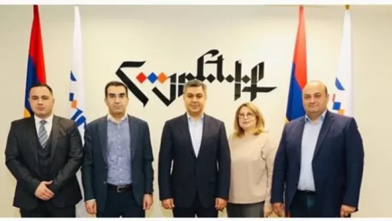 Քիչ առաջ ավարտվեց «Հայրենիք» զարգացման հիմնադրամի խորհրդի անդրանիկ նիստը. Վանեցյան