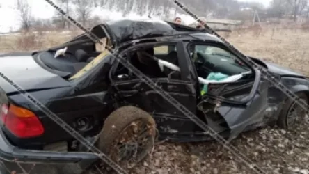 Լոռու մարզում BMW-ն բախվել է ծառերին, մի քանի պտույտ շրջվելով՝ հայտնվել դաշտում. կա 1 զոհ, 2 վիրավոր
