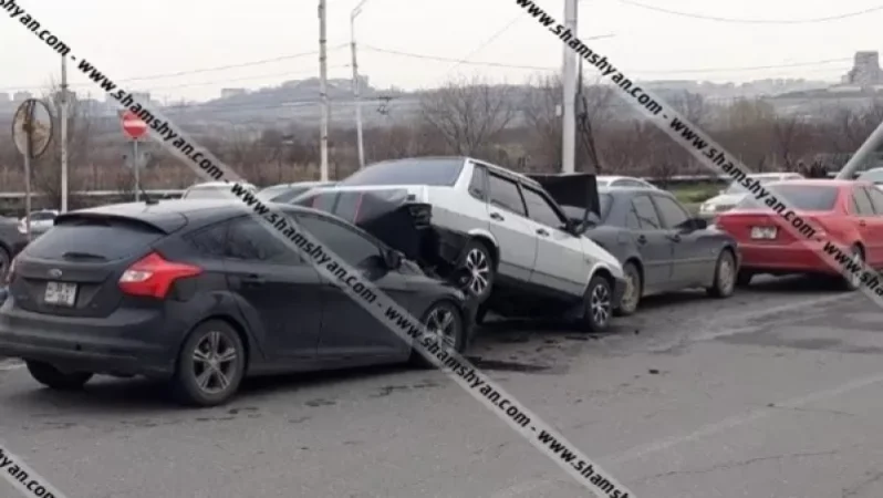Շղթայական ավտովթար Երևանում. Իսակովի պողոտայում բախվել են 2 Mercedes, Ford Focus-ն ու ВАЗ 21099-ը