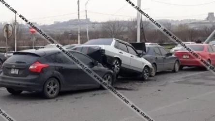 Շղթայական ավտովթար Երևանում. Իսակովի պողոտայում բախվել են 2 Mercedes, Ford Focus-ն ու ВАЗ 21099-ը
