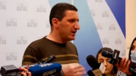 Միակ մարդը, ում տեսնում եմ, որ ի վիճակ է երկիրը դուրս բերել այս վիճակից, Ռոբերտ Քոչարյանն է. Պետրոսյան