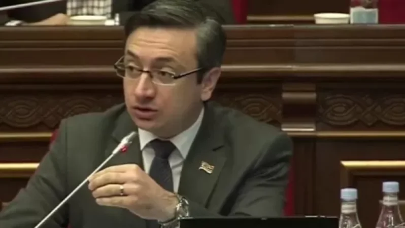 Տոտալ քաոս է տիրում մեր բանակում, դուք ինչո՞վ եք զբաղված, որ բանակում այս վիճակն է. պատգամավորը՝ նախարարին