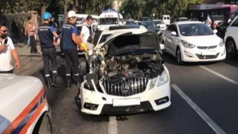 Խոշոր վթար Բաղրամյան և Պռոշյան փողոցների խաչմերուկում