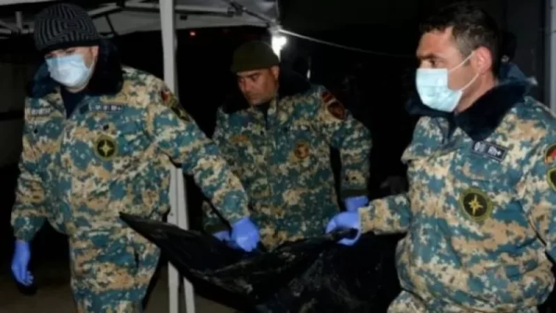 Անհետ կորած զինծառայողների հարազատները դիահերձարաններում մասունքներ են լվացել, ատամնաշար ստուգել՝ զավակներին գտնելու համար