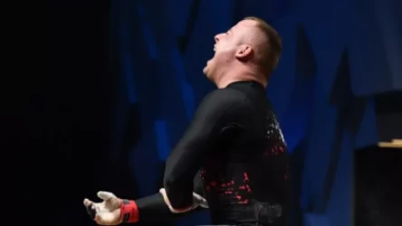 Լեհ ծանրորոդը ձեռքի վնասվածք է ստցել