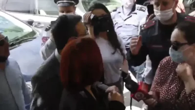 Ռեստորանների աշխատակիցները, հանդիսավարները ուզում են իրենց թույլ տան աշխատել. Ակցիա կառավարության դիմաց