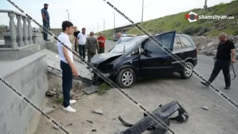 Opel-ը Սիլիկյան թաղամասից դեպի գերեզմաններ տանող ճանապարհին բախվել է գերեզմանի պատվանդանին