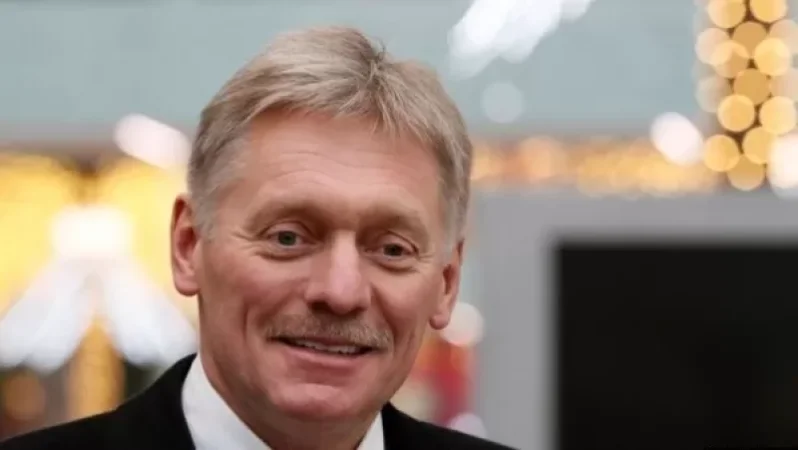 Պուտինը անընդհատ կատակում է ինձ հետ. Պեսկով