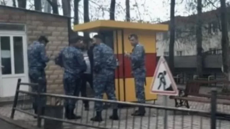 Երկու ավտոբուս ոստիկան դուբինկաներով լցվել են քաղաք․ քաջարանցիները ահազանգում են.  NEWS